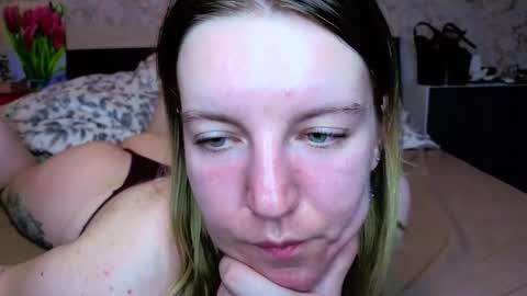 Snapshot of baiambel_mi chatting on April 2026 03:43:01 PM holly online show from April 2026 03:43:01 PM