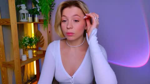 Elly online show from February 2026 03:38:02 AM