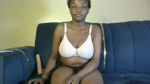 Snapshot of bambi_blush chatting on December 2025 07:54:02 PM bambi online show from December 2025 07:54:02 PM