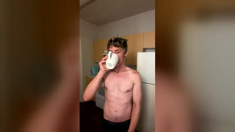 Snapshot of bananacurvesleft chatting on May 2026 10:40:02 PM bananacurvesleft online show from May 2026 10:40:02 PM