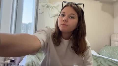 Snapshot of baosznejkowski chatting on May 2026 04:04:02 PM Sumi online show from May 2026 04:04:02 PM