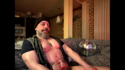 Snapshot of barba71 chatting on February 2025 12:28:01 AM Military man 69 online show from February 2025 12:28:01 AM