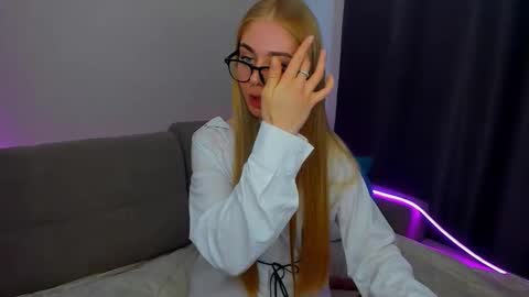 Snapshot of barbarachic chatting on May 2026 10:08:02 AM BarbaraChic online show from May 2026 10:08:02 AM