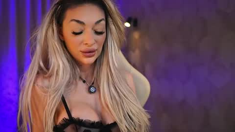 Snapshot of barbaramonn_ chatting on April 2026 03:50:01 PM Ana online show from April 2026 03:50:01 PM