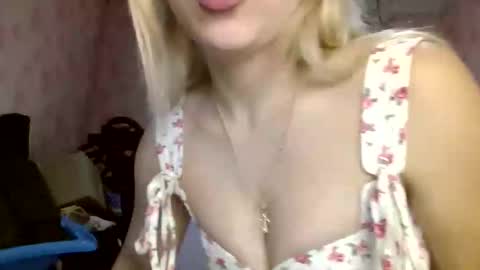 Snapshot of barbie___girl chatting on November 2025 06:12:01 AM barbie___girl online show from November 2025 06:12:01 AM