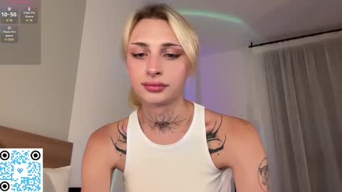 Snapshot of barbie_bi chatting on September 2025 07:46:01 PM My name is Molly. Please say hello I like talking to you. If you have any wishes or obscene desires please use the tip menu online show from September 2025 07:46:01 PM