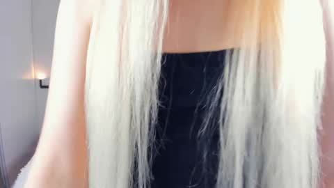 Snapshot of barbimia chatting on April 2026 02:00:02 PM Mia online show from April 2026 02:00:02 PM
