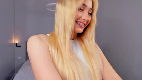 Snapshot of barbimia chatting on May 2026 03:39:02 PM Mia online show from May 2026 03:39:02 PM