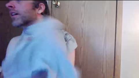 Snapshot of barebearstudio chatting on March 2026 06:44:02 PM barebearstudio online show from March 2026 06:44:02 PM