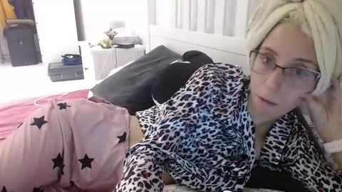 Lena online show from September 2025 05:46:01 PM