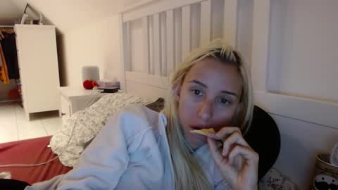 Lena online show from October 2025 08:34:02 AM