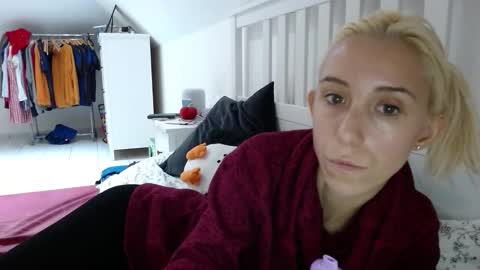 Lena online show from October 2025 12:06:01 PM