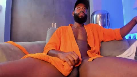 Bastian. online show from November 2025 07:33:02 AM