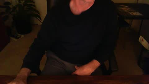 BateBro13 online show from December 2024 12:49:02 PM