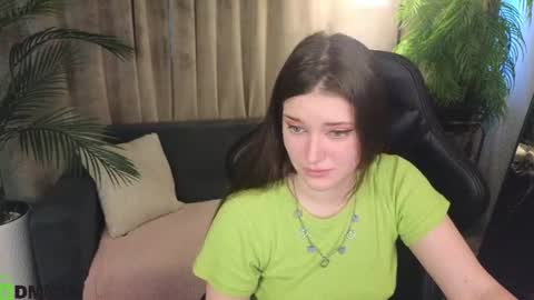 Snapshot of batty_sweetie chatting on June 2026 07:31:01 AM Jessica online show from June 2026 07:31:01 AM