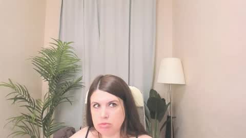 battymoll online show from March 2026 10:42:02 AM