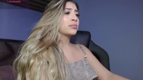 Snapshot of bay_babe chatting on May 2026 11:00:01 PM bay_babe online show from May 2026 11:00:01 PM