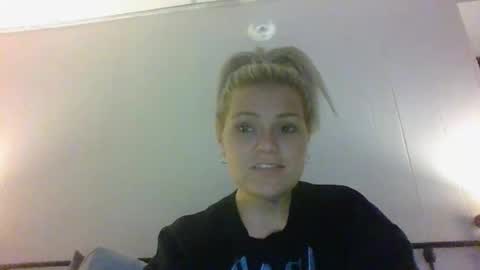 Baylee online show from November 2025 02:17:02 AM