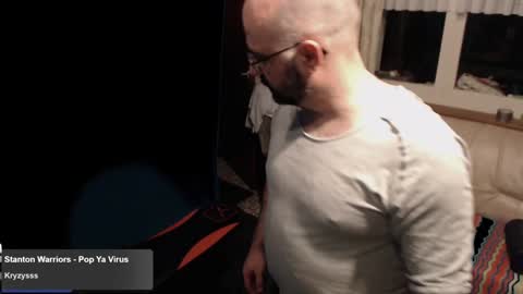 Snapshot of bazzz_8 chatting on December 2024 06:09:01 PM bazzz_8 online show from December 2024 06:09:01 PM