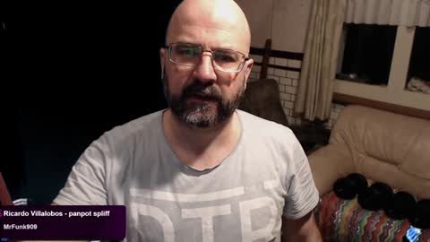 Snapshot of bazzz_8 chatting on December 2024 06:10:01 PM bazzz_8 online show from December 2024 06:10:01 PM