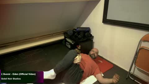 Snapshot of bazzz_8 chatting on January 2025 06:21:01 PM bazzz_8 online show from January 2025 06:21:01 PM