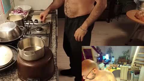 Snapshot of bazzz_8 chatting on December 2025 04:34:02 PM bazzz_8 online show from December 2025 04:34:02 PM