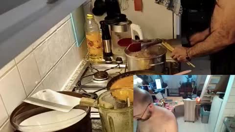 Snapshot of bazzz_8 chatting on February 2026 04:43:02 PM bazzz_8 online show from February 2026 04:43:02 PM