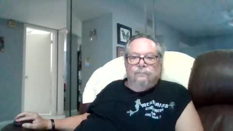 Snapshot of bbb1952 chatting on June 2026 01:10:01 PM Single Grandpa in Florida. Love to C2C and have Fun Privately online show from June 2026 01:10:01 PM