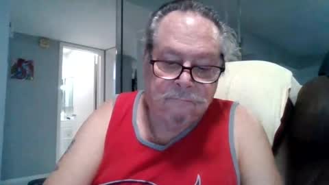 Snapshot of bbb1952 chatting on June 2026 01:37:01 PM Single Grandpa in Florida. Love to C2C and have Fun Privately online show from June 2026 01:37:01 PM