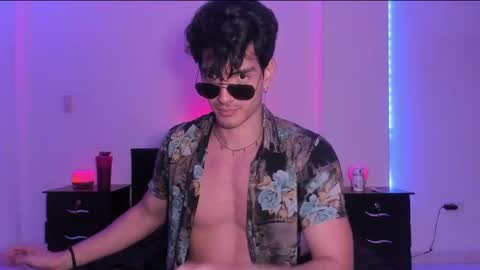 Valentino online show from January 2025 09:07:01 PM