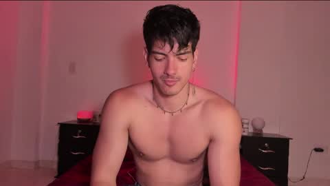 Valentino online show from March 2025 09:17:01 PM