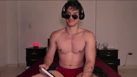 Valentino online show from March 2025 12:21:01 AM