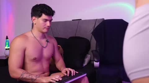 Snapshot of bbbeachboy chatting on July 2026 07:08:02 PM Valentino online show from July 2026 07:08:02 PM