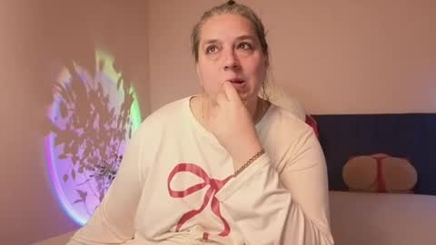 Snapshot of bbw_goddes chatting on May 2026 09:39:02 AM Love online show from May 2026 09:39:02 AM