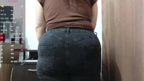 Snapshot of bbw_milf_4u chatting on May 2026 06:44:01 AM Emma online show from May 2026 06:44:01 AM