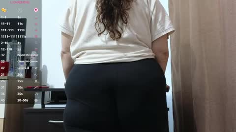 Snapshot of bbw_milf_4u chatting on May 2026 09:28:02 AM Emma online show from May 2026 09:28:02 AM