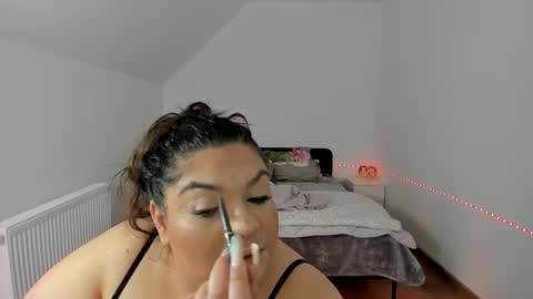 Snapshot of bbwevva chatting on October 2025 02:32:02 PM EvaEmi online show from October 2025 02:32:02 PM