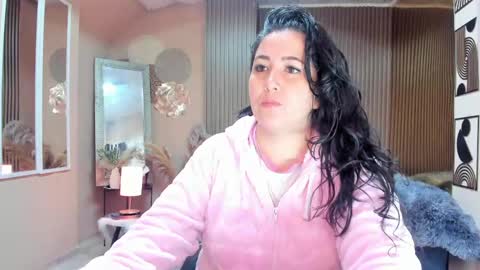 Snapshot of bbwluxurymuse chatting on May 2026 11:19:01 AM bbwluxurymuse online show from May 2026 11:19:01 AM