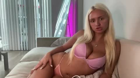 Snapshot of bbygirll2 chatting on May 2026 06:46:01 PM Trinity online show from May 2026 06:46:01 PM