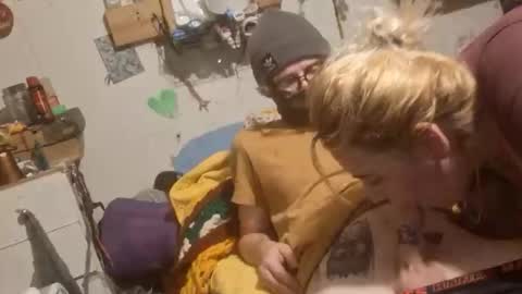 Snapshot of bbygirlsmask chatting on November 2025 02:19:01 PM bbygirlsmask online show from November 2025 02:19:01 PM