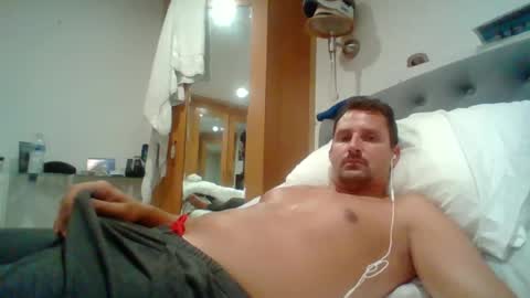 Snapshot of bearboudior chatting on June 2026 12:19:01 PM bearboudior online show from June 2026 12:19:01 PM