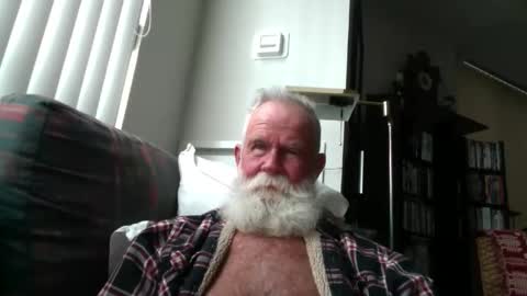 beardbushy online show from March 2026 04:01:01 PM