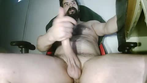 bearded_fellow online show from November 2025 07:02:02 PM