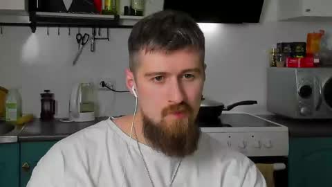 Snapshot of bearded_legend chatting on February 2025 10:20:02 PM Zeus online show from February 2025 10:20:02 PM