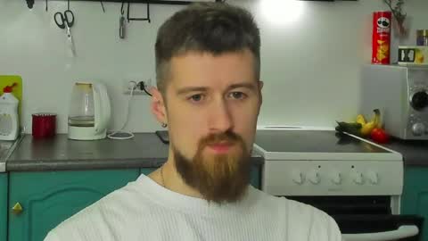 Snapshot of bearded_legend chatting on June 2026 01:32:02 AM Zeus online show from June 2026 01:32:02 AM