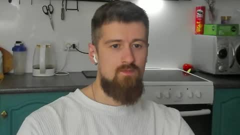 Snapshot of bearded_legend chatting on June 2026 01:06:01 AM Zeus online show from June 2026 01:06:01 AM