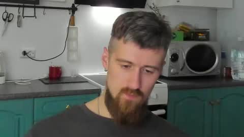 Snapshot of bearded_legend chatting on June 2026 12:42:01 AM Zeus online show from June 2026 12:42:01 AM