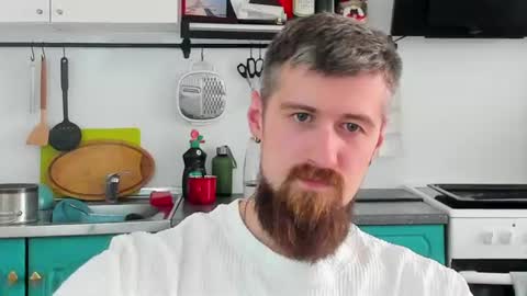Snapshot of bearded_legend chatting on July 2026 04:37:01 AM Zeus online show from July 2026 04:37:01 AM