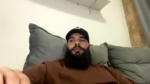 Snapshot of beardmax chatting on April 2026 01:42:02 AM Min online show from April 2026 01:42:02 AM