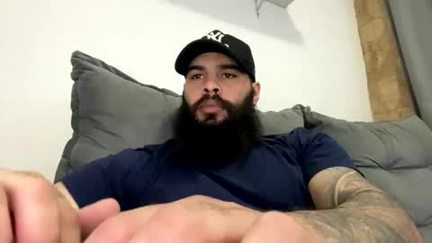 Snapshot of beardmax chatting on April 2026 08:11:01 PM Min online show from April 2026 08:11:01 PM